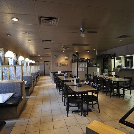 Beaverlodge Motor Inn Екстериор снимка